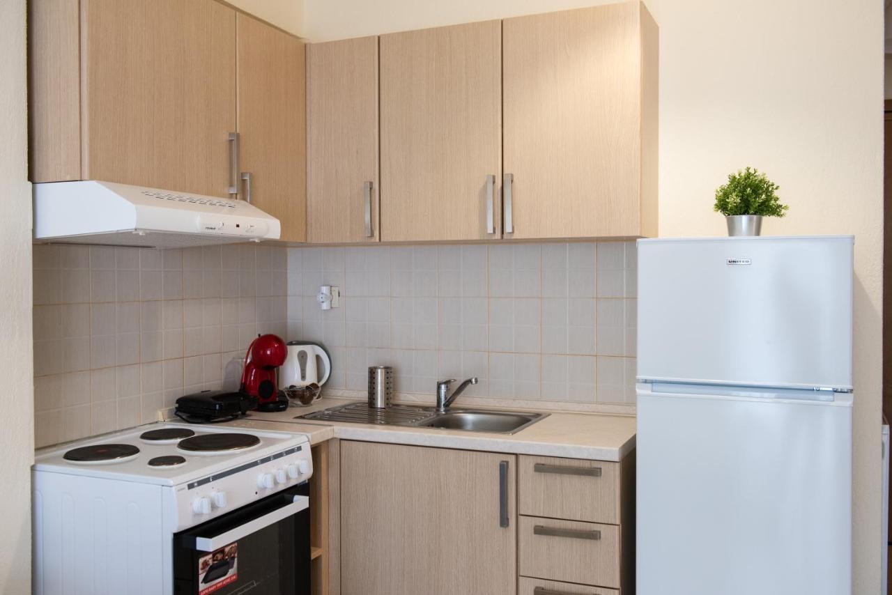 Apartment Nea Potidea. Exterior photo
